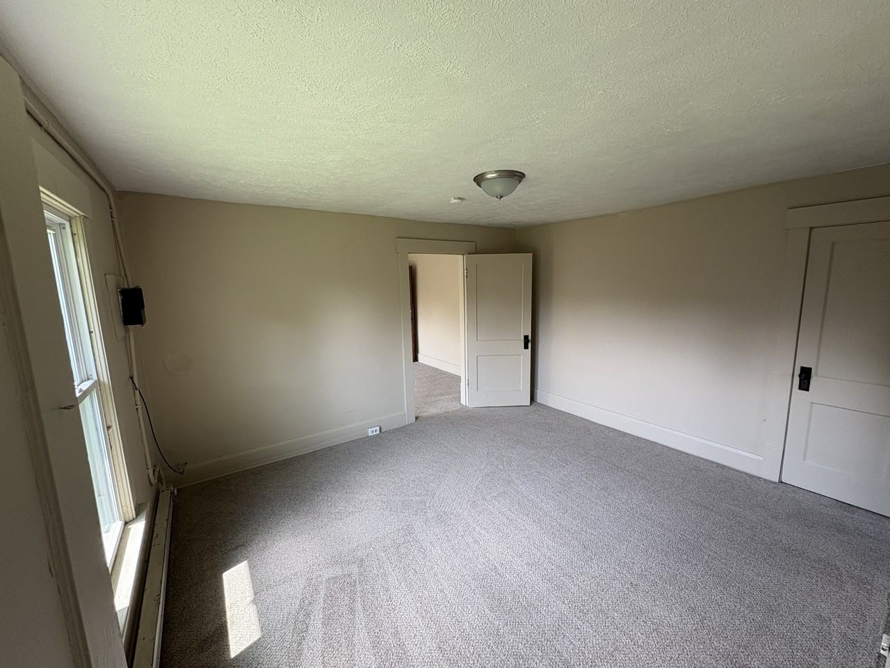 136 Park Avenue Southwest - Photo 4 of 14