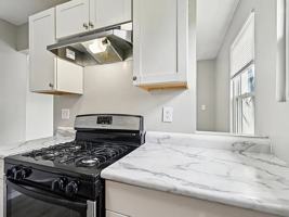 featured image of 925 W 5th St