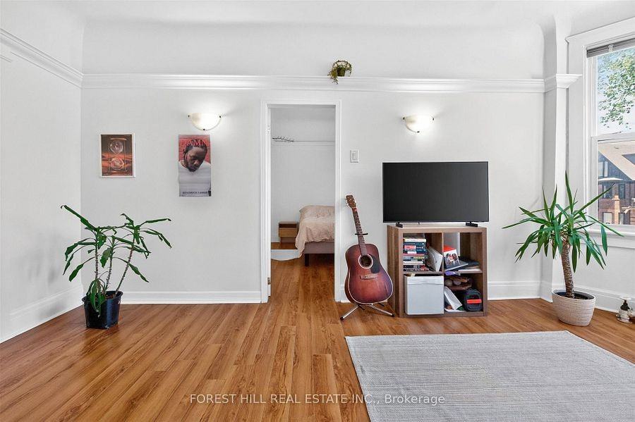 326 Palmerston Boulevard #2nd Floor - Photo 6 of 21