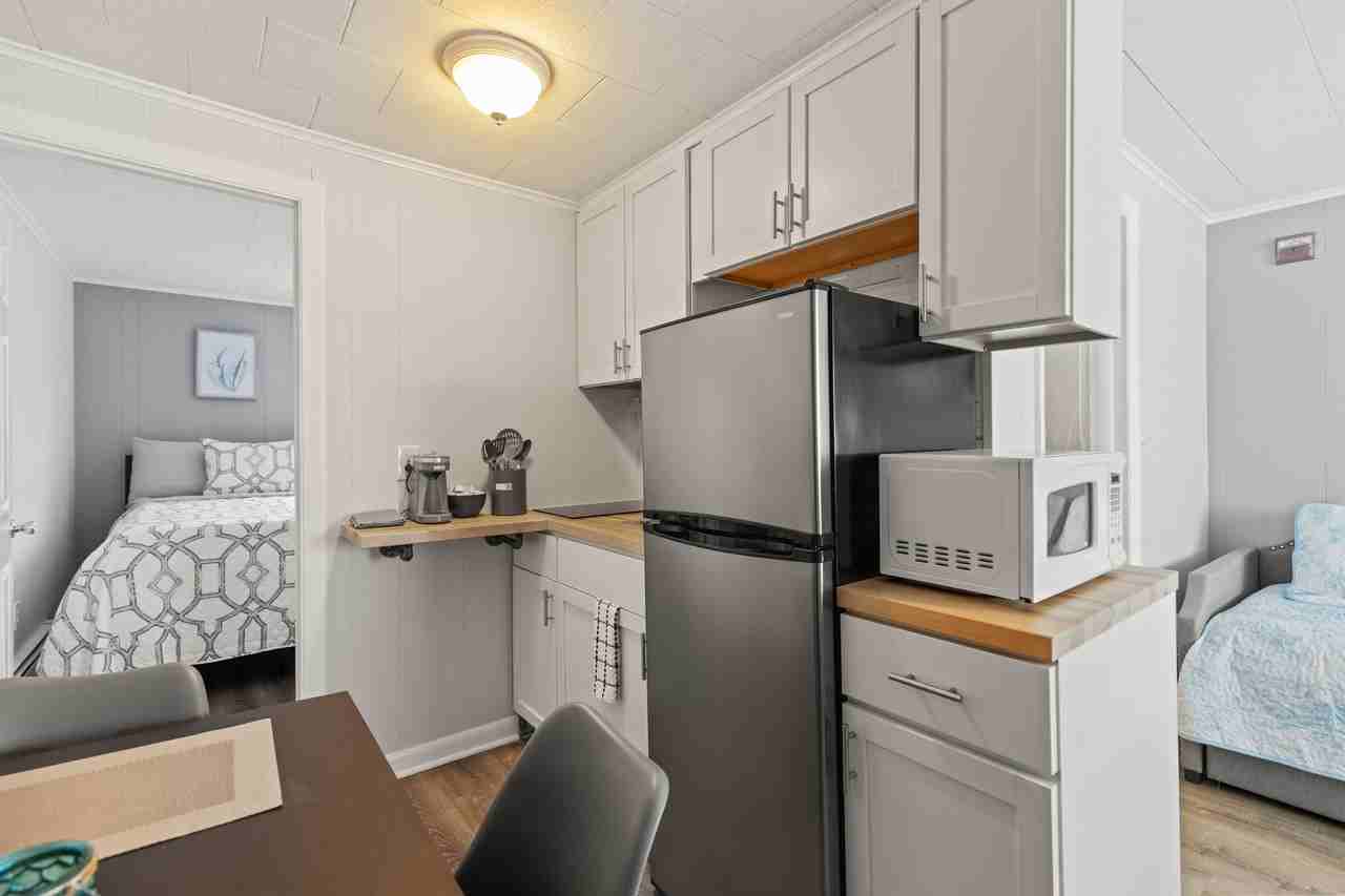 44 East Grand Avenue - Photo 5 of 16