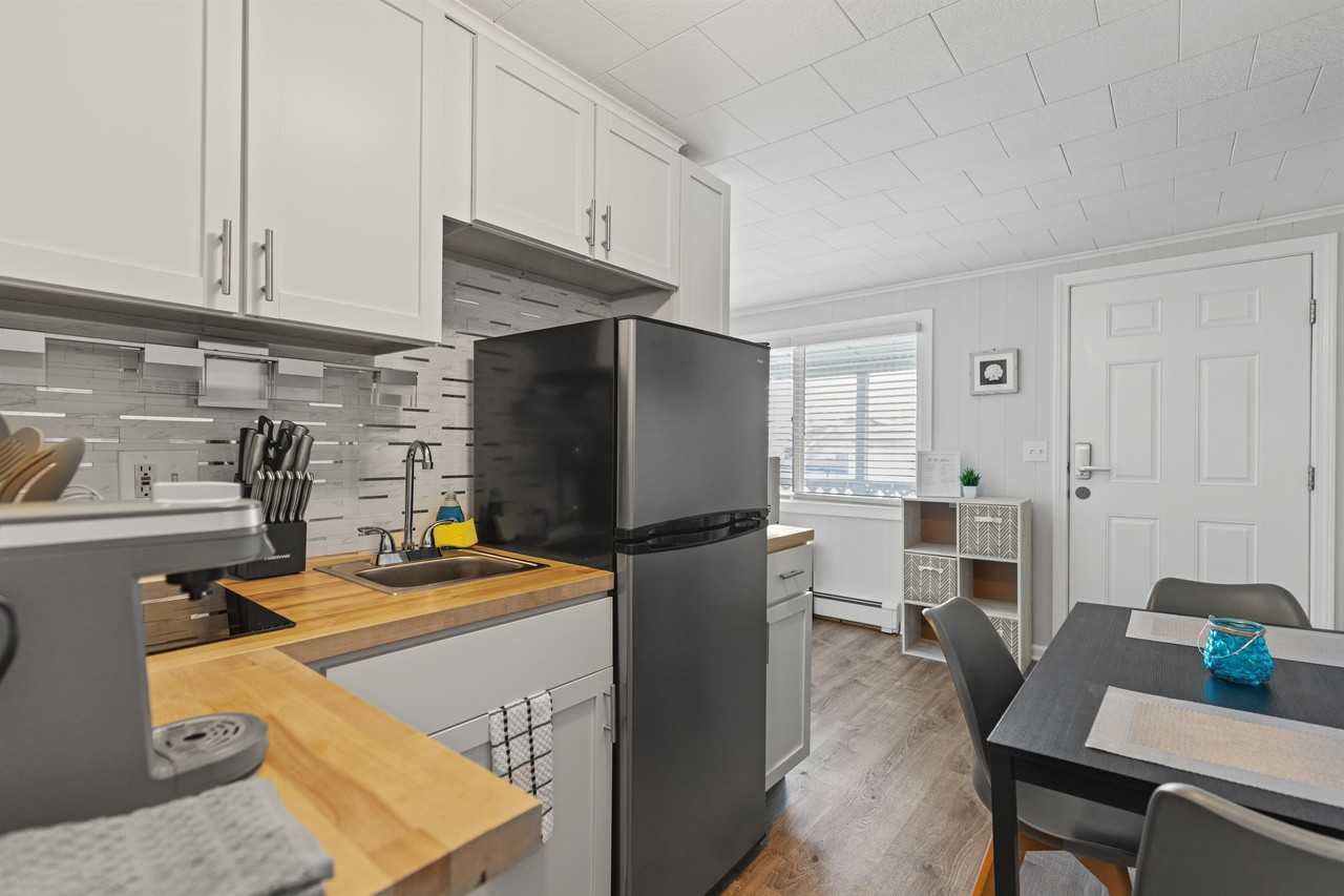 44 East Grand Avenue - Photo 6 of 16
