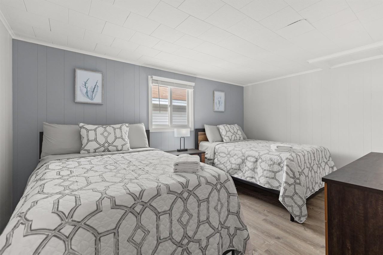44 East Grand Avenue - Photo 7 of 16