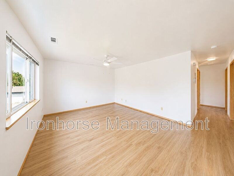 8 Michael Grove Ave - Photo 3 of 19