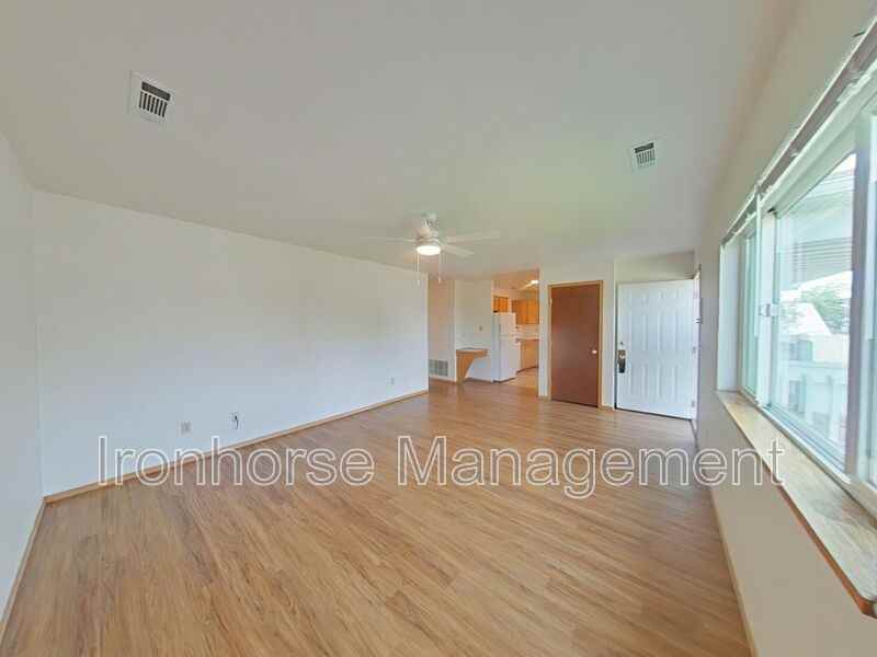 8 Michael Grove Ave - Photo 4 of 19