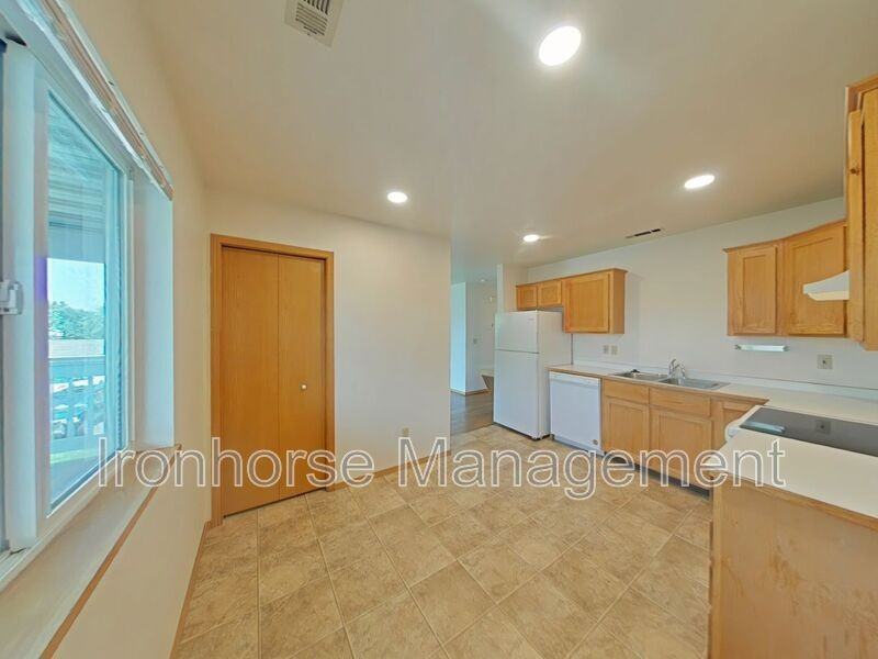 8 Michael Grove Ave - Photo 7 of 19