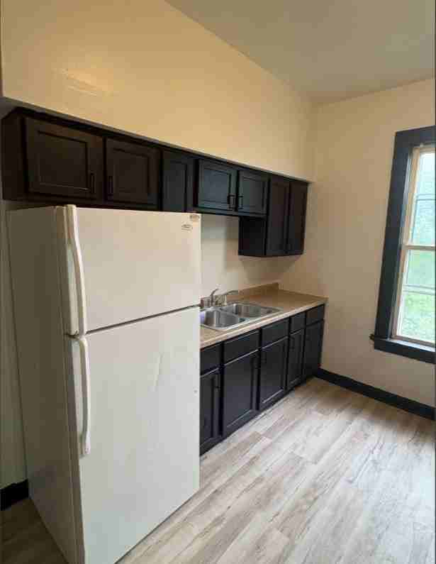 2928 West Juneau Avenue - Photo 4 of 7