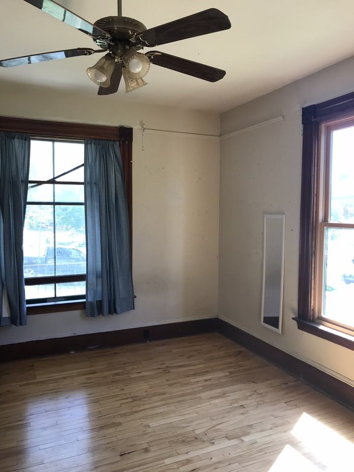 316 Main St - Photo 5 of 50