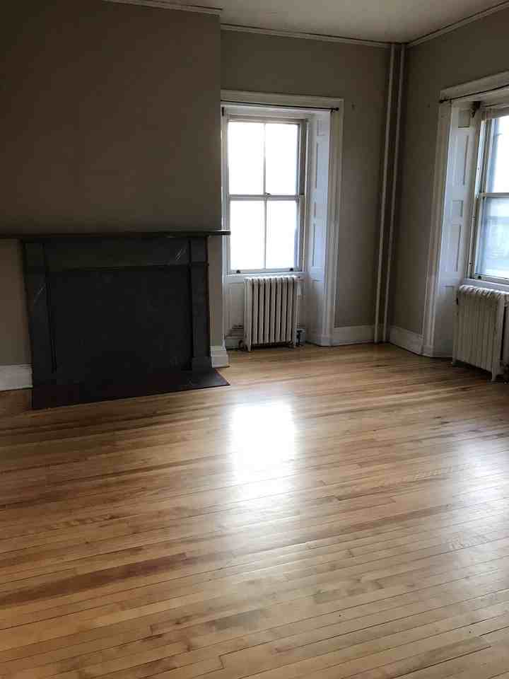 223 Pearl Street - Photo 4 of 22
