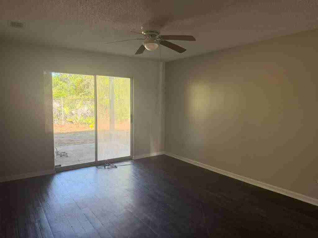 910 Brett Drive Unit 25 - Photo 2 of 11