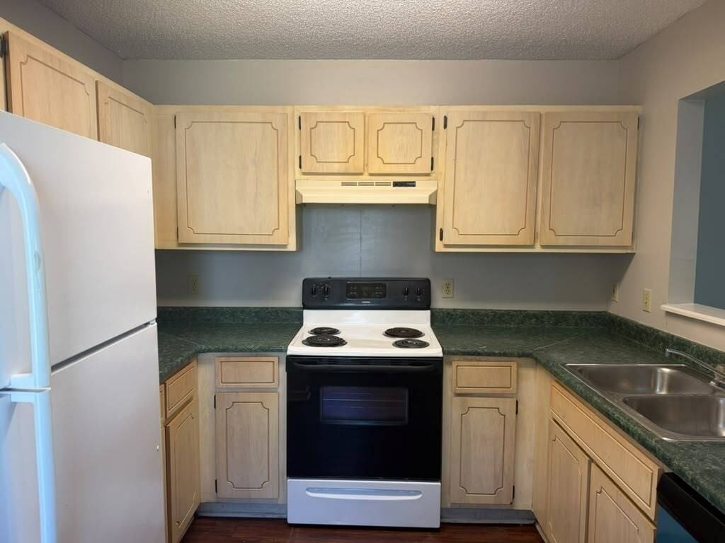910 Brett Drive Unit 25 - Photo 4 of 11