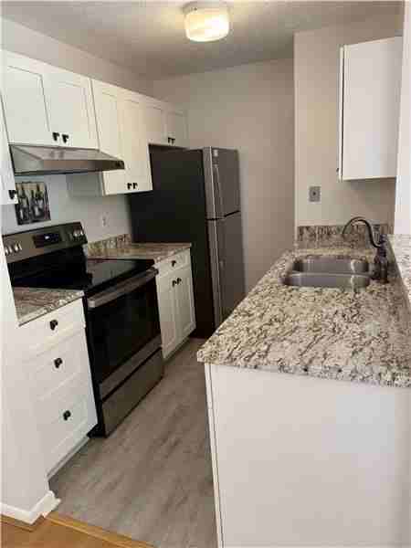18 Woodland Hills Dr #6 - Photo 2 of 10
