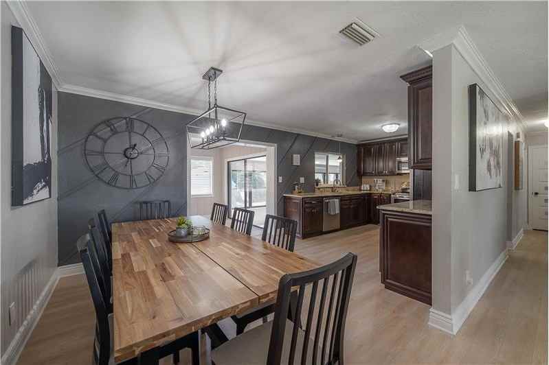 2916 W Collins St - Photo 5 of 13
