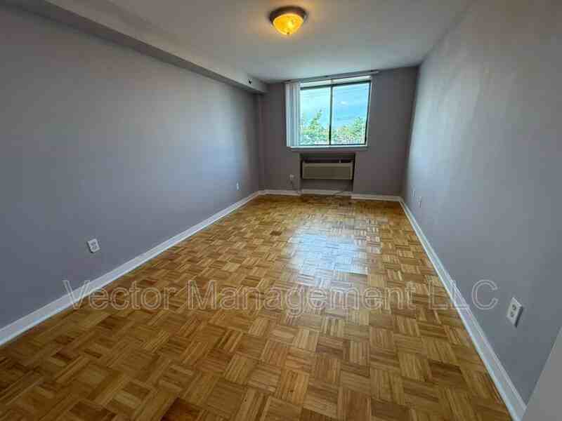 1349 Dixwell Ave - Photo 5 of 10