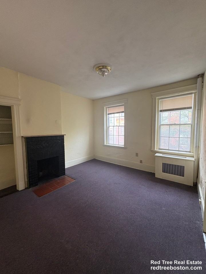 24 Phillips St #4