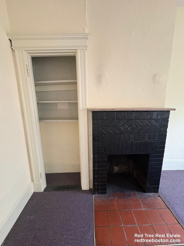 24 Phillips St #4 - Photo 2 of 15