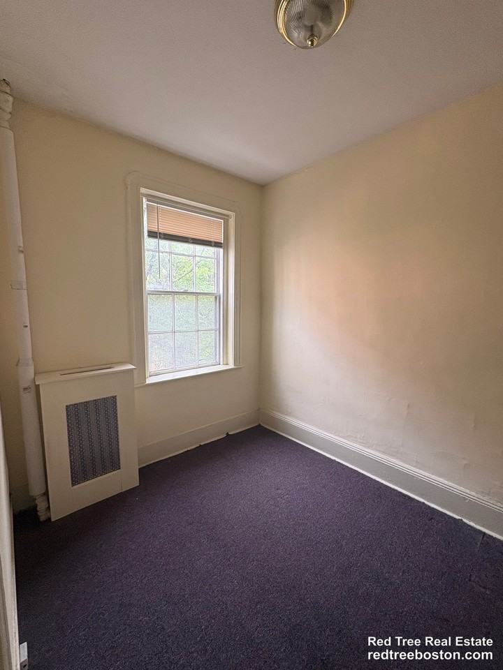 24 Phillips St #4 - Photo 4 of 15