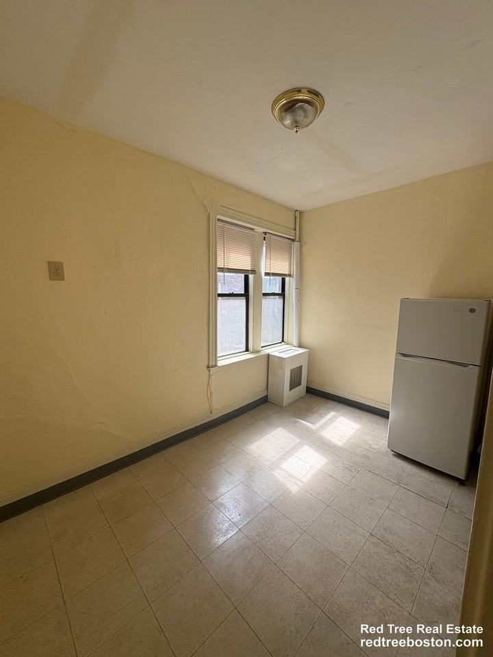 24 Phillips St #4 - Photo 7 of 15
