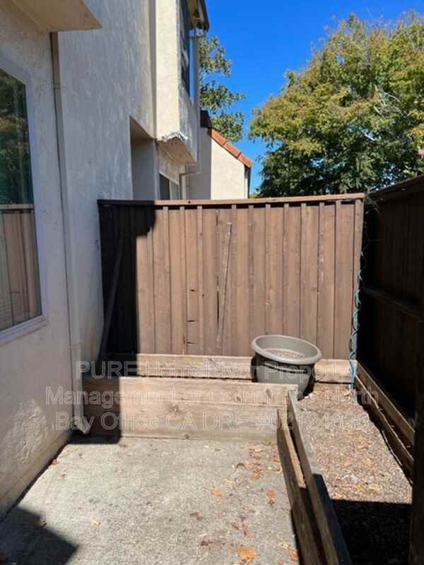 1813 Primavera Dr - Photo 5 of 50