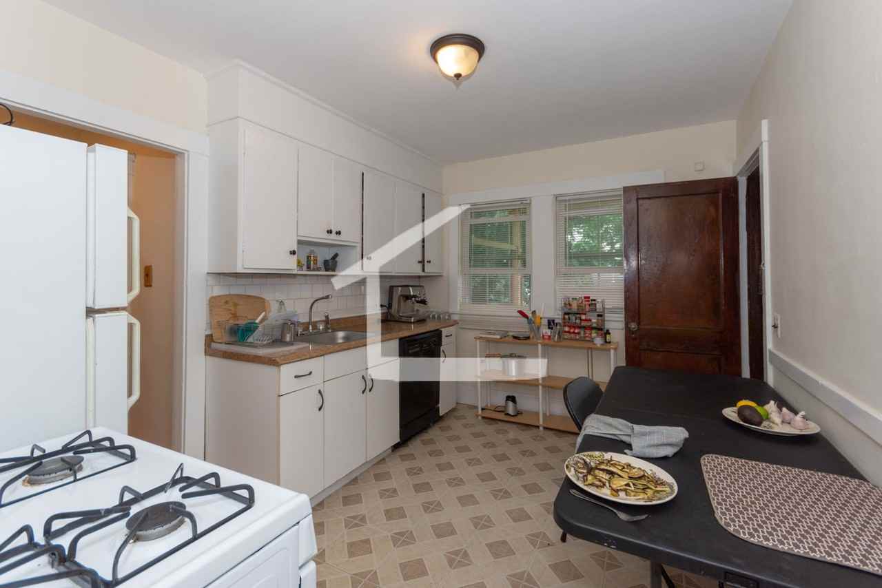 64 Greycliff Rd - Photo 7 of 10