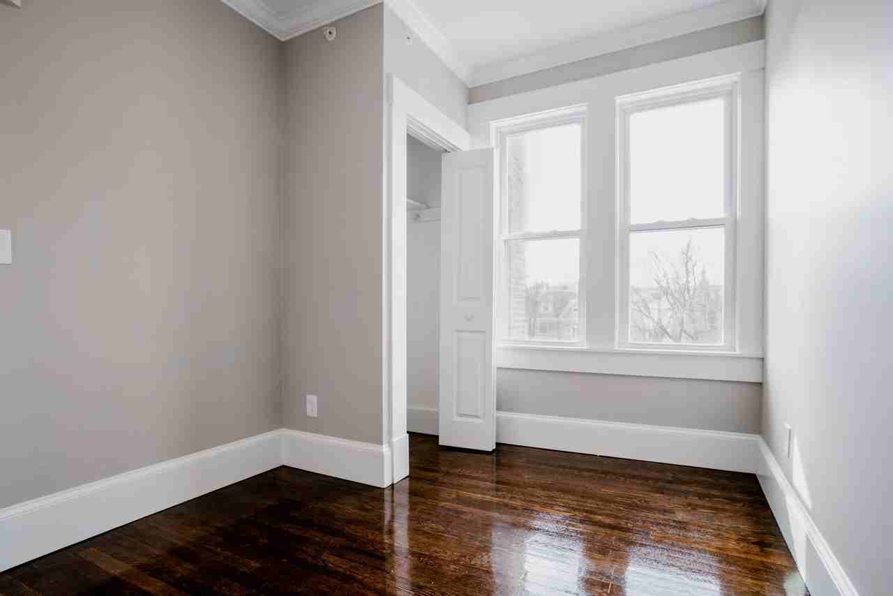 59 Strathmore Rd - Photo 3 of 7