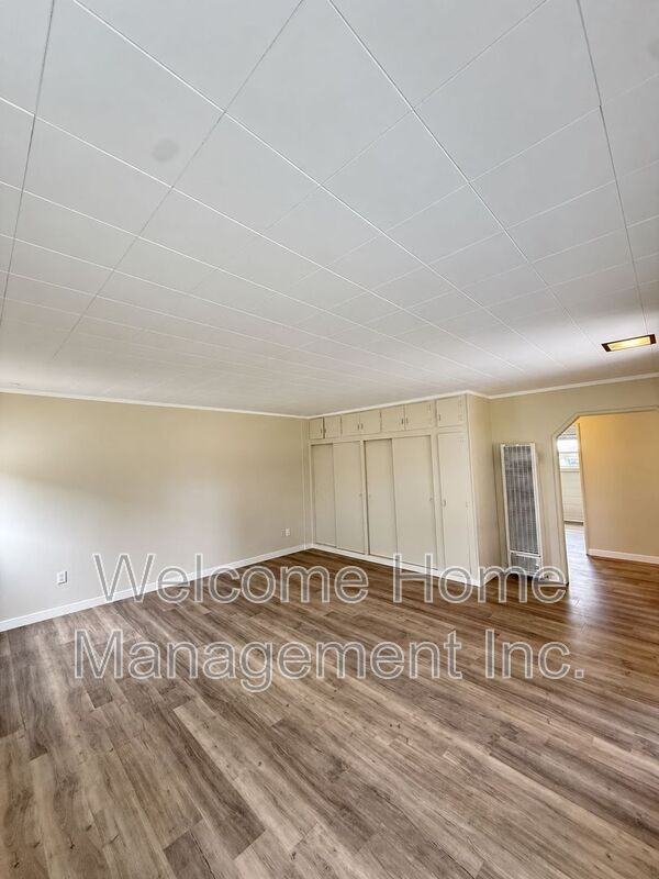 477 Grove Way - Photo 2 of 13