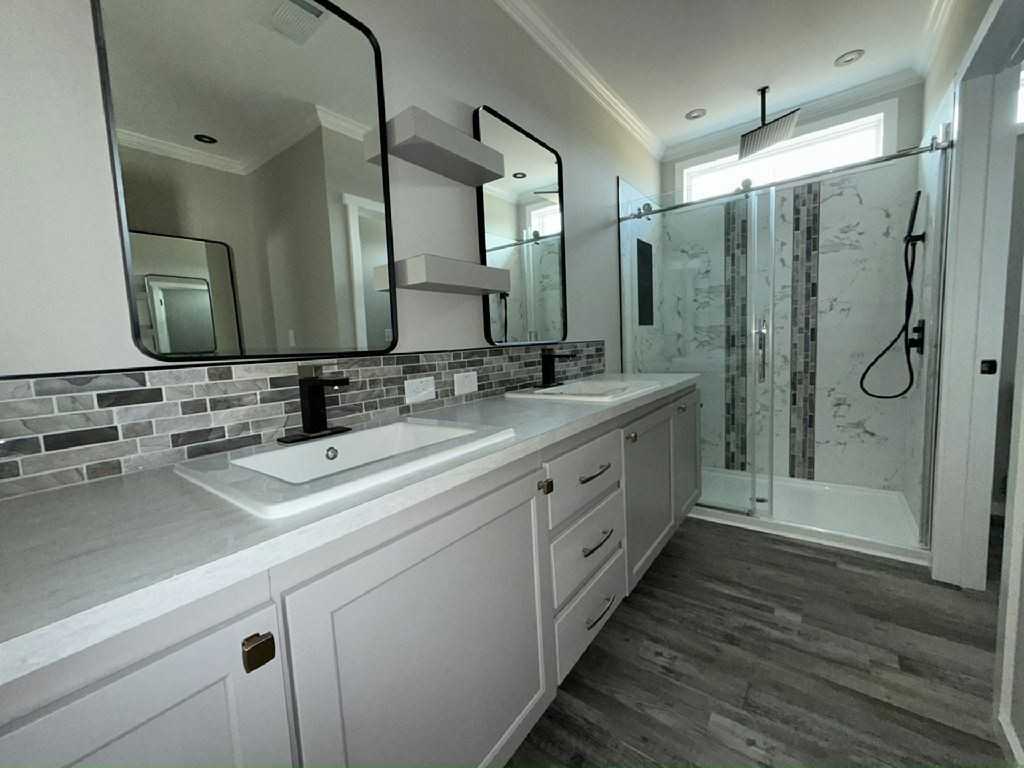 205 S Utrecht St - Photo 4 of 36