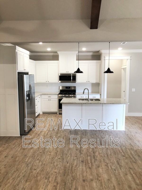 1713 Tracey Rd - Photo 3 of 16