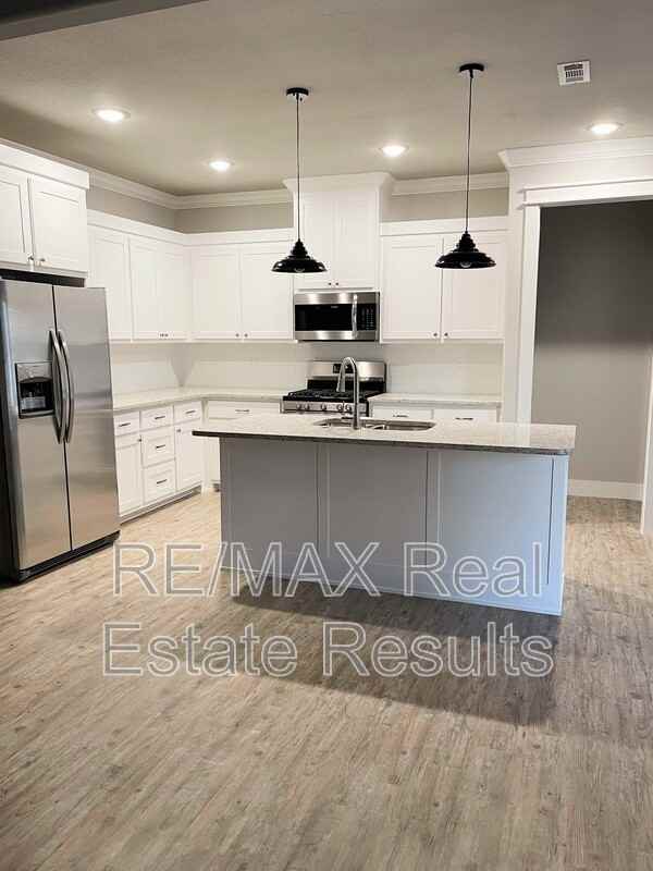 1713 Tracey Rd - Photo 4 of 16