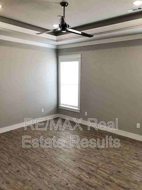 1713 Tracey Rd - Photo 6 of 16