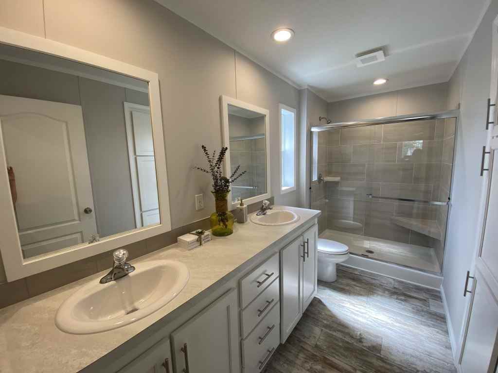 44 Salem Dr - Photo 2 of 32