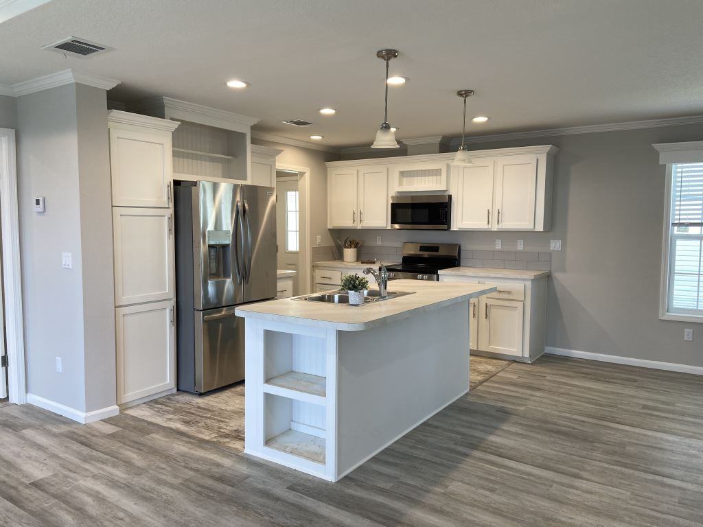44 Salem Dr - Photo 5 of 32