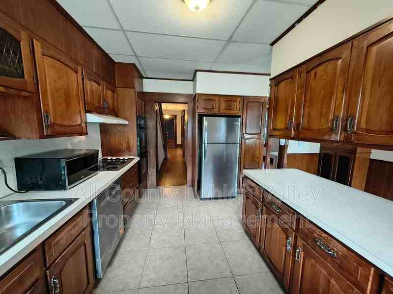 634 Seitz St - Photo 2 of 16