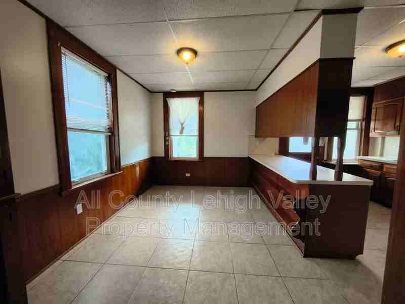 634 Seitz St - Photo 4 of 16