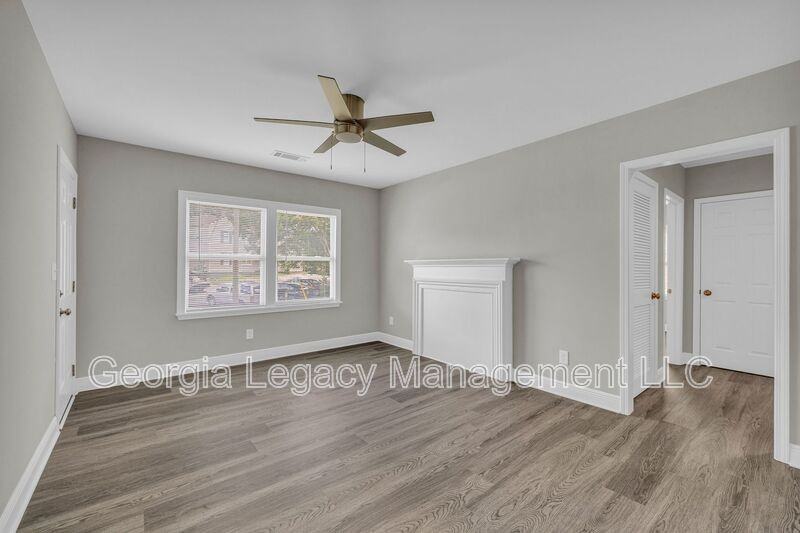 55 Andrews Ct #104 - Photo 3 of 31