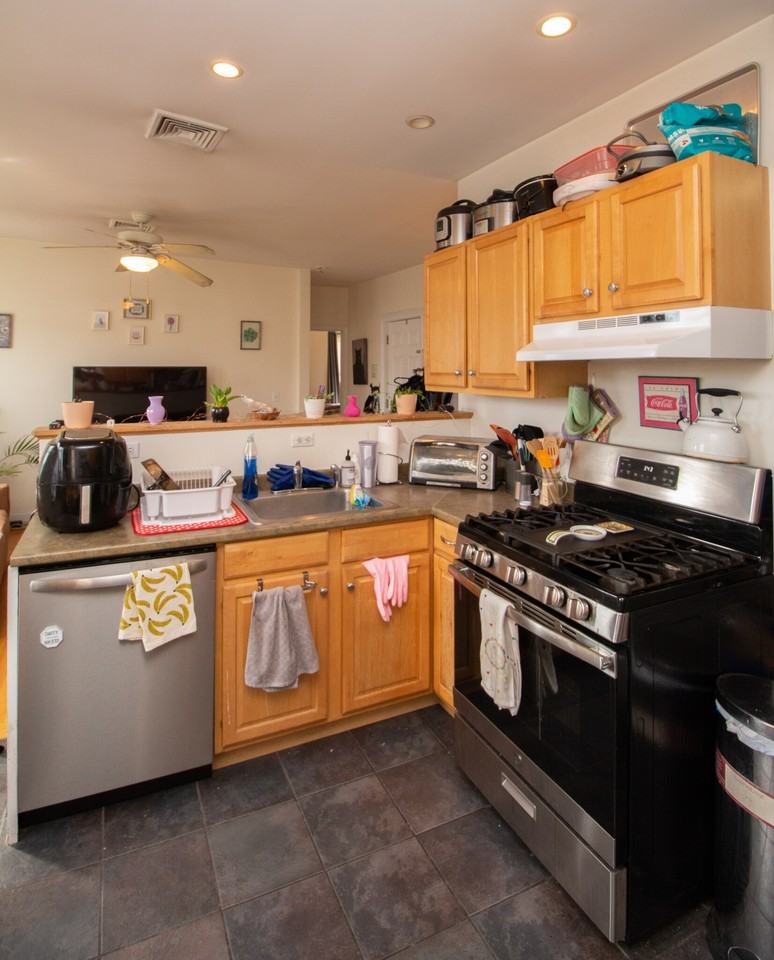 246 Market St #1 - Photo 5 of 11