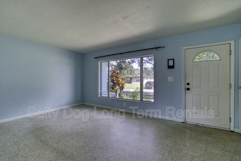 1133 Bradenton Rd - Photo 5 of 32