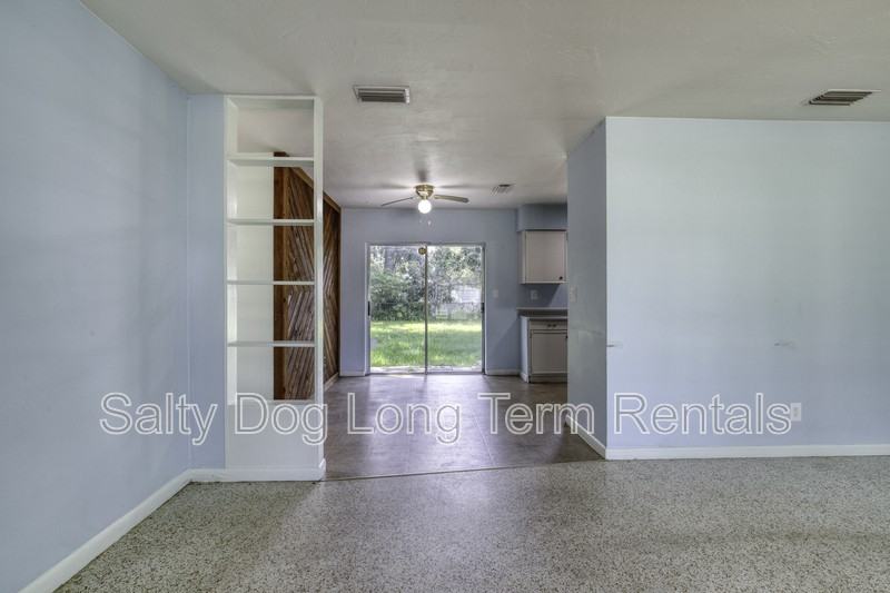 1133 Bradenton Rd - Photo 7 of 32