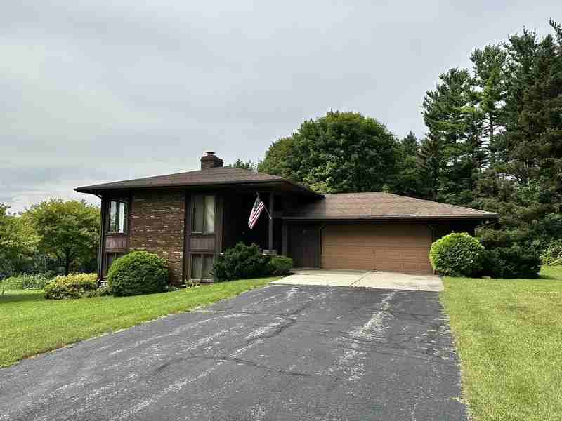9519 Mullen Ln - Photo 2 of 33