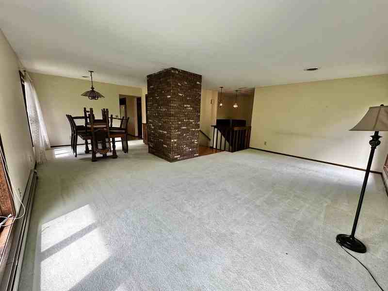 9519 Mullen Ln - Photo 6 of 33