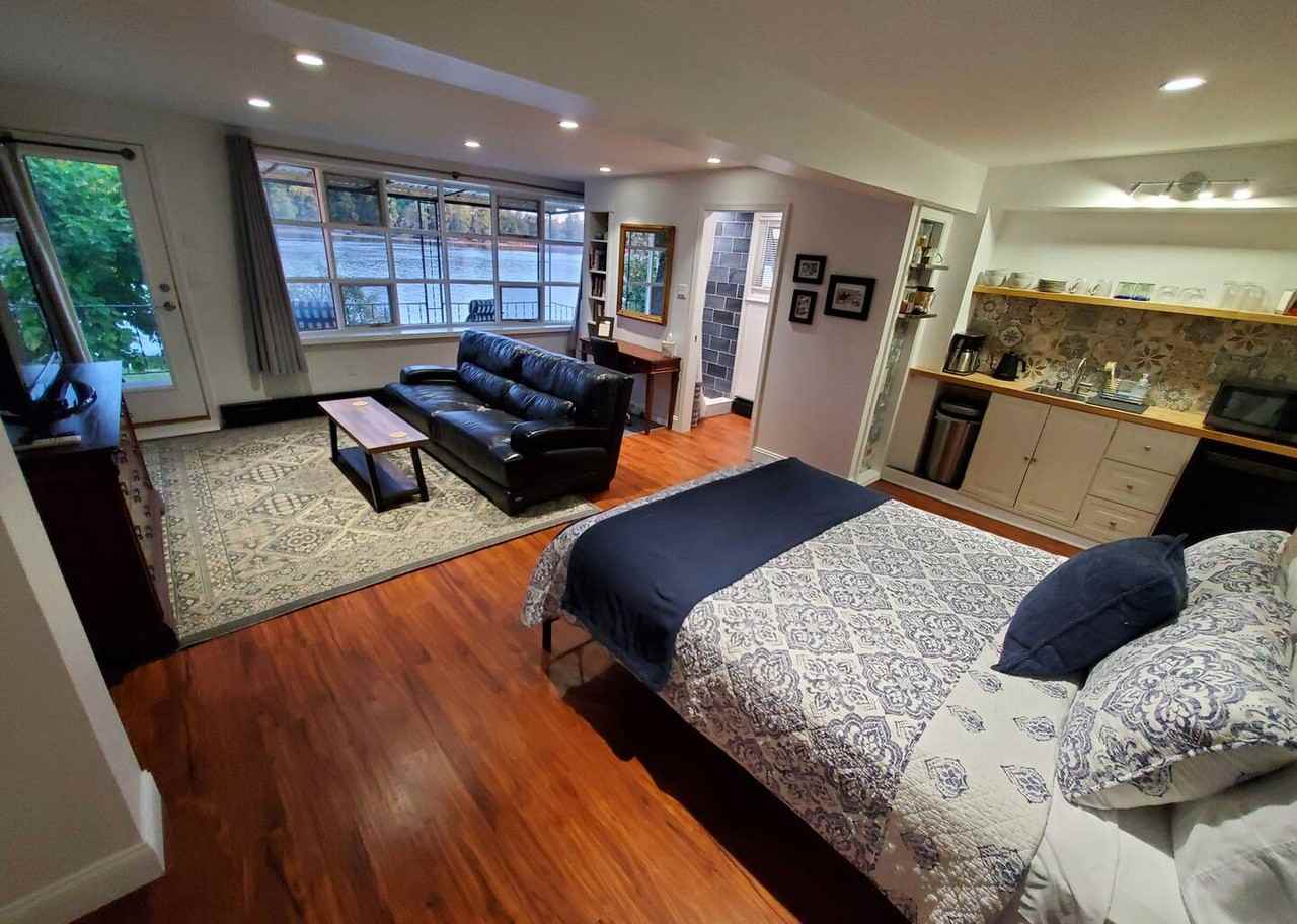 502 Radcliffe Street - Photo 4 of 12