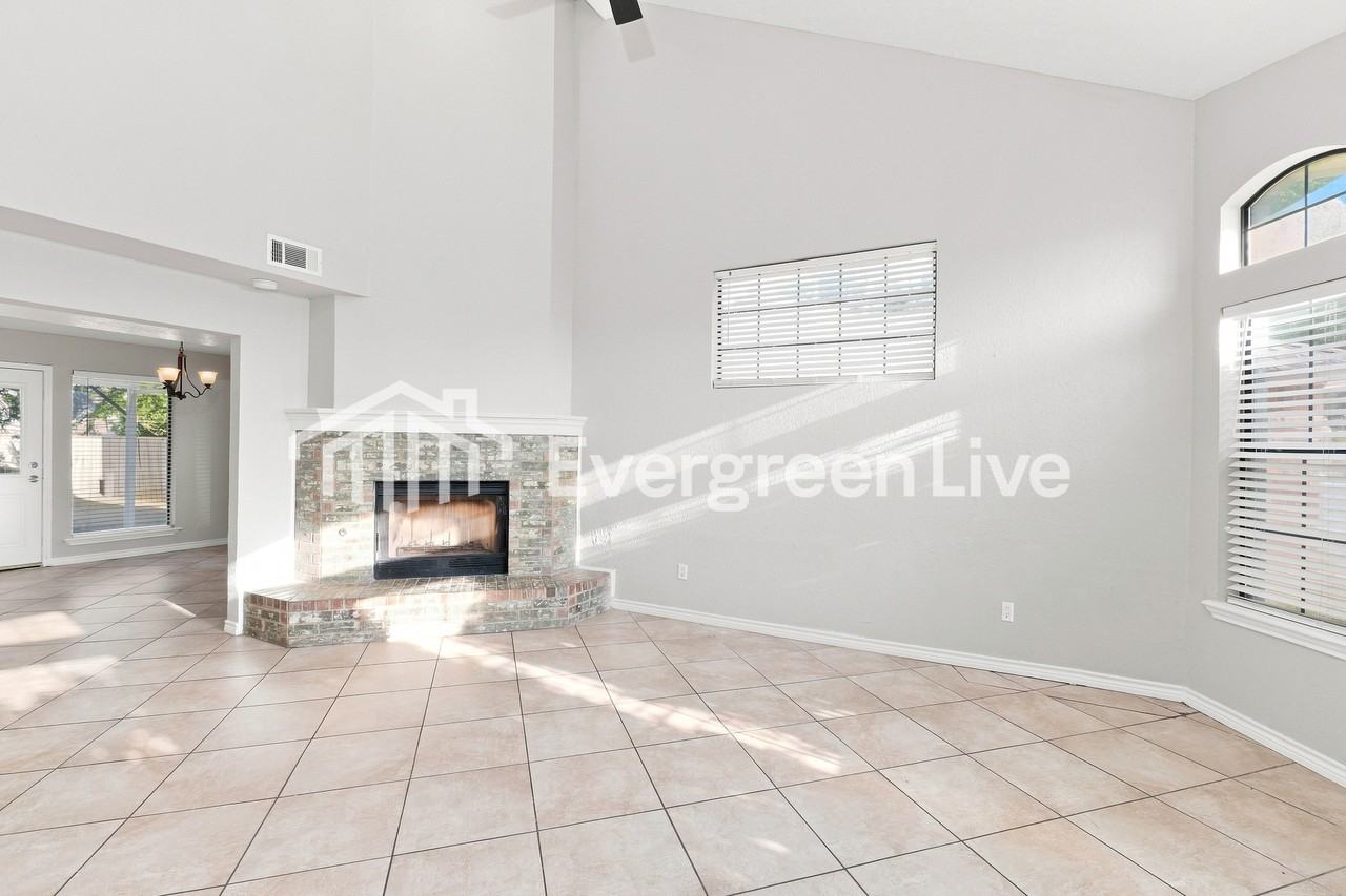 4004 Night Hawk Dr - Photo 2 of 17