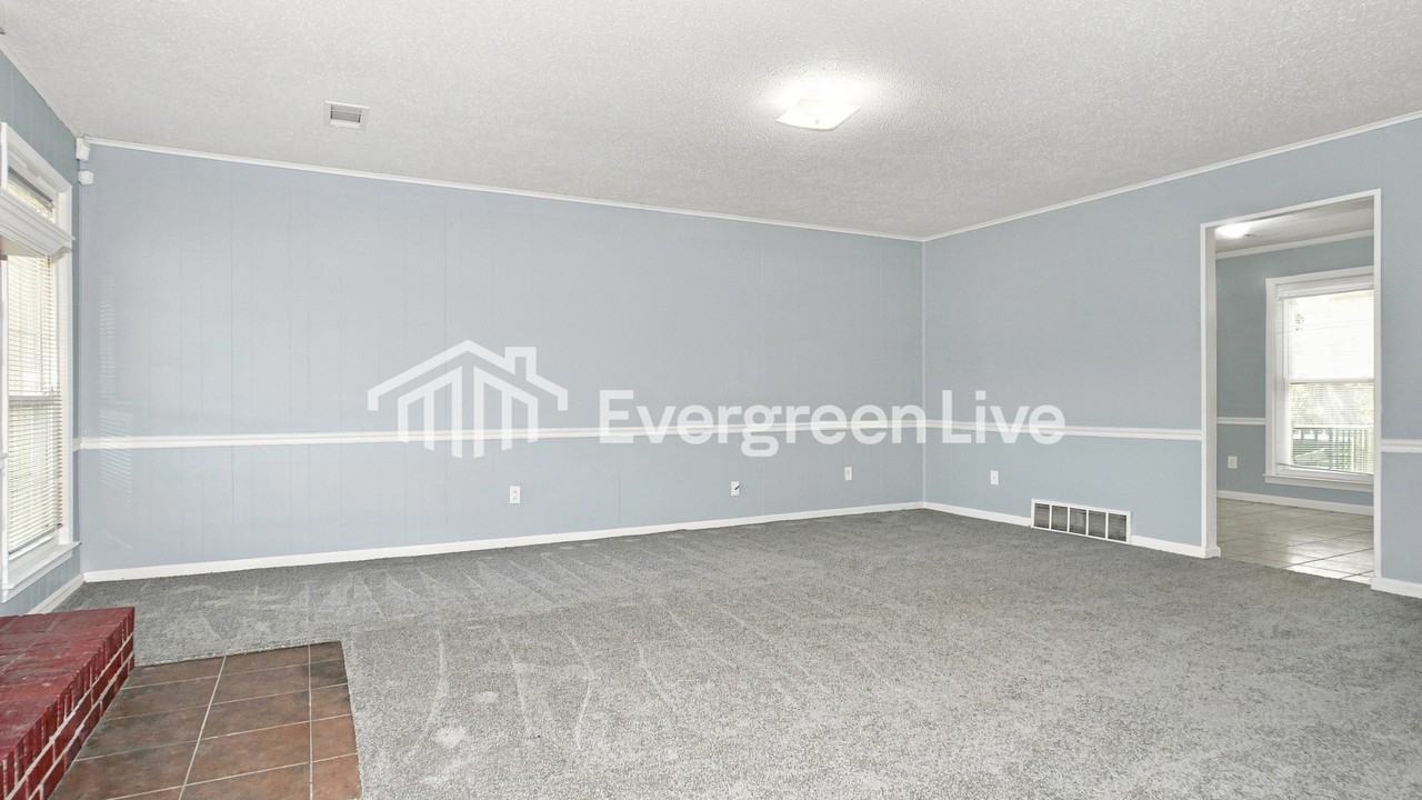 4049 Delgate Cv - Photo 3 of 15