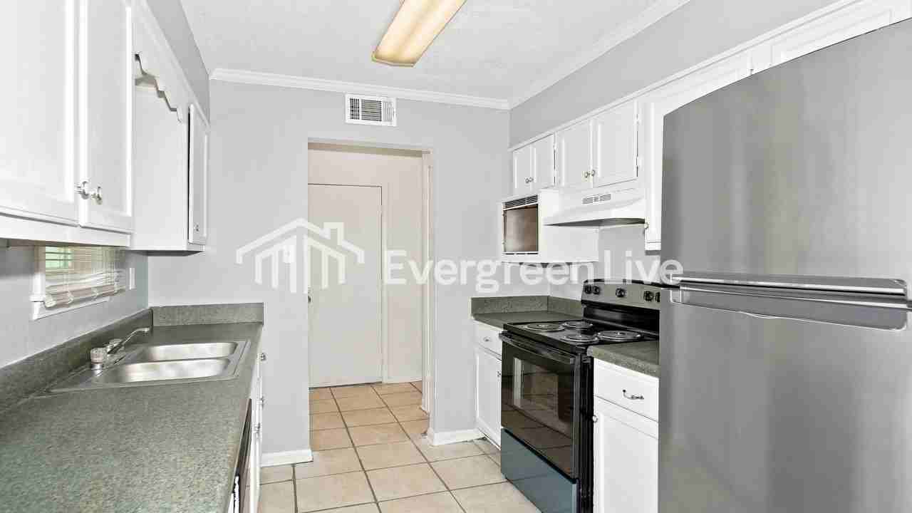 4049 Delgate Cv - Photo 7 of 15