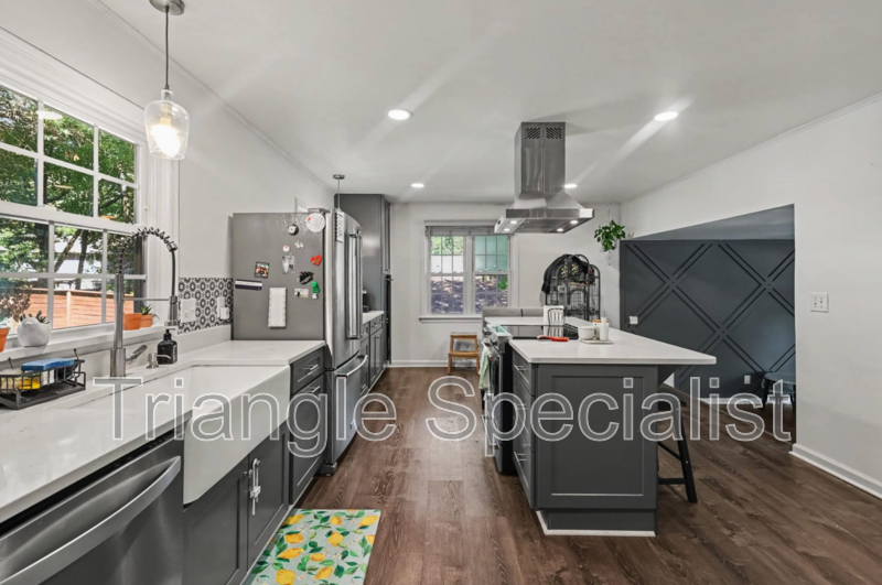 4101 Pickwick Dr - Photo 6 of 18