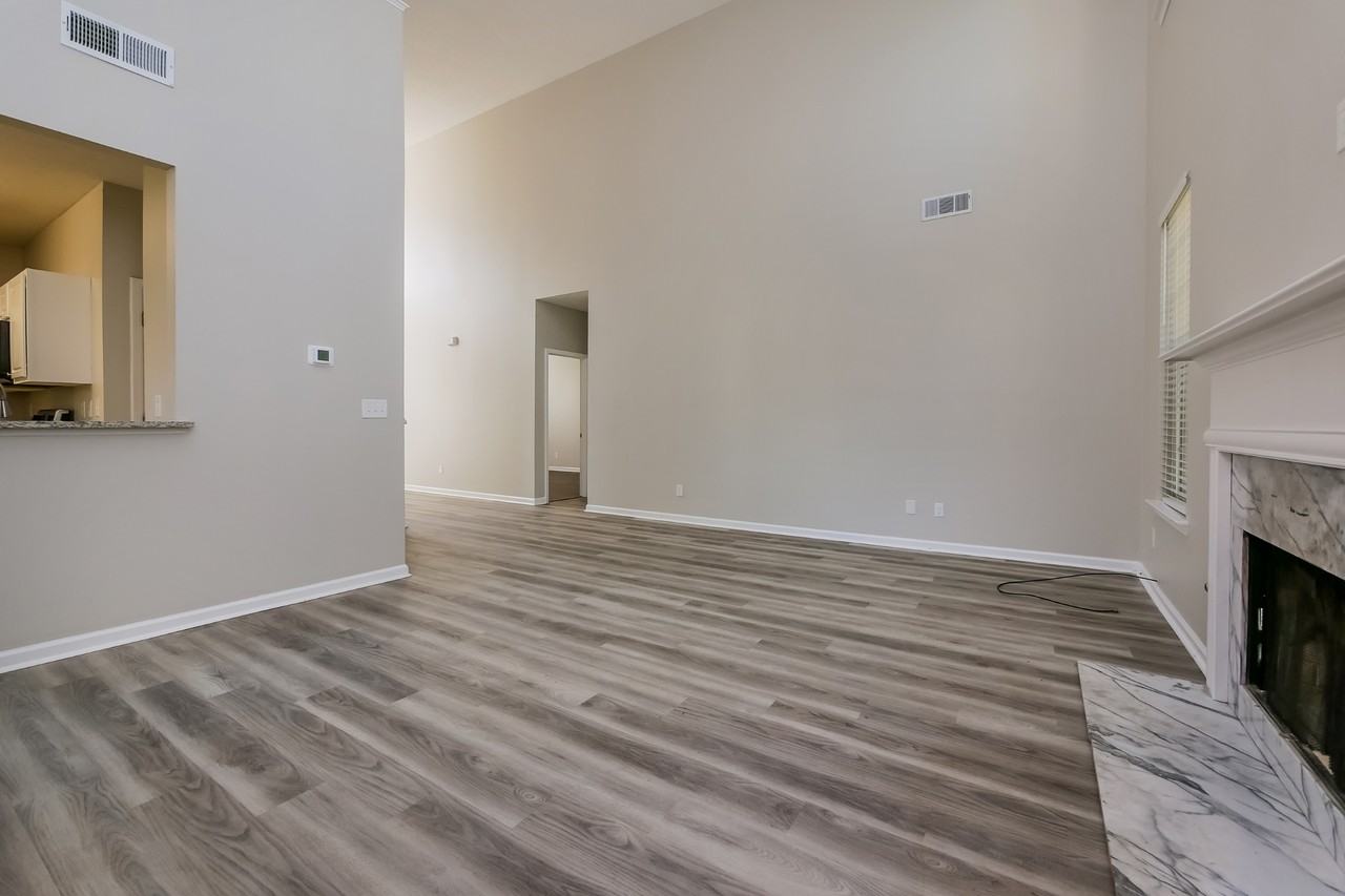 555 Willow Ash Dr - Photo 4 of 14