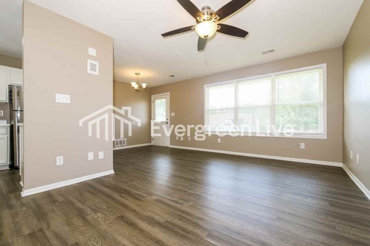 203 E Broadway St - Photo 3 of 15