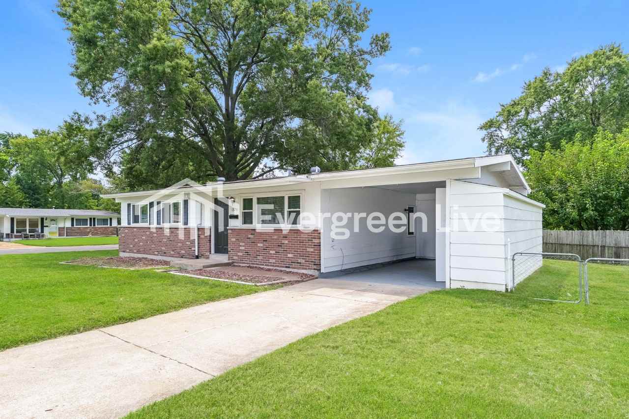 1570 Mullanphy Rd - Photo 2 of 15