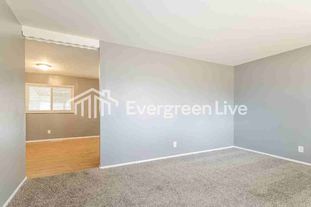 1570 Mullanphy Rd - Photo 4 of 15
