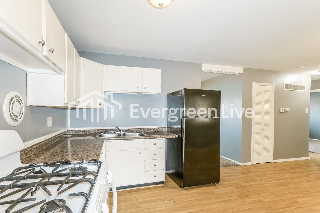 1570 Mullanphy Rd - Photo 7 of 15