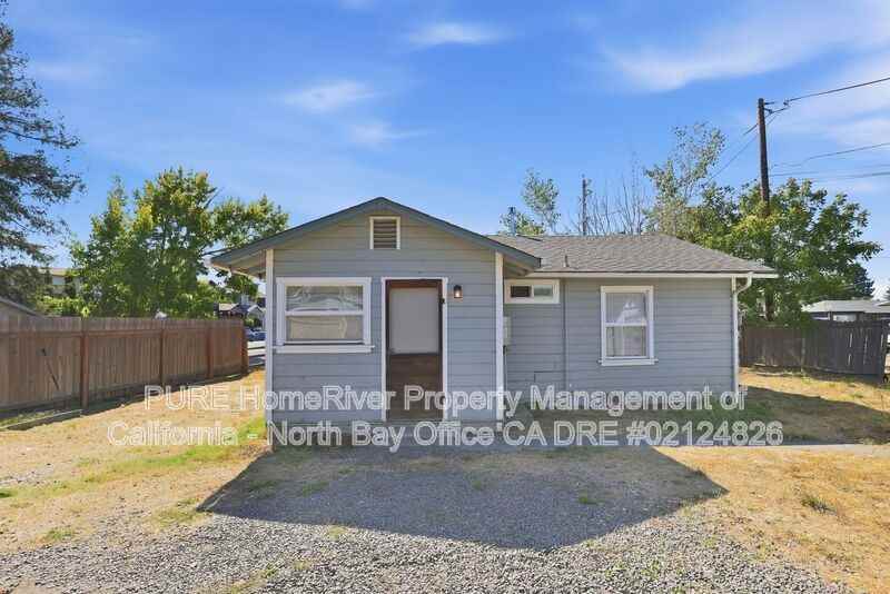 1230 Clover Dr - Photo 4 of 32